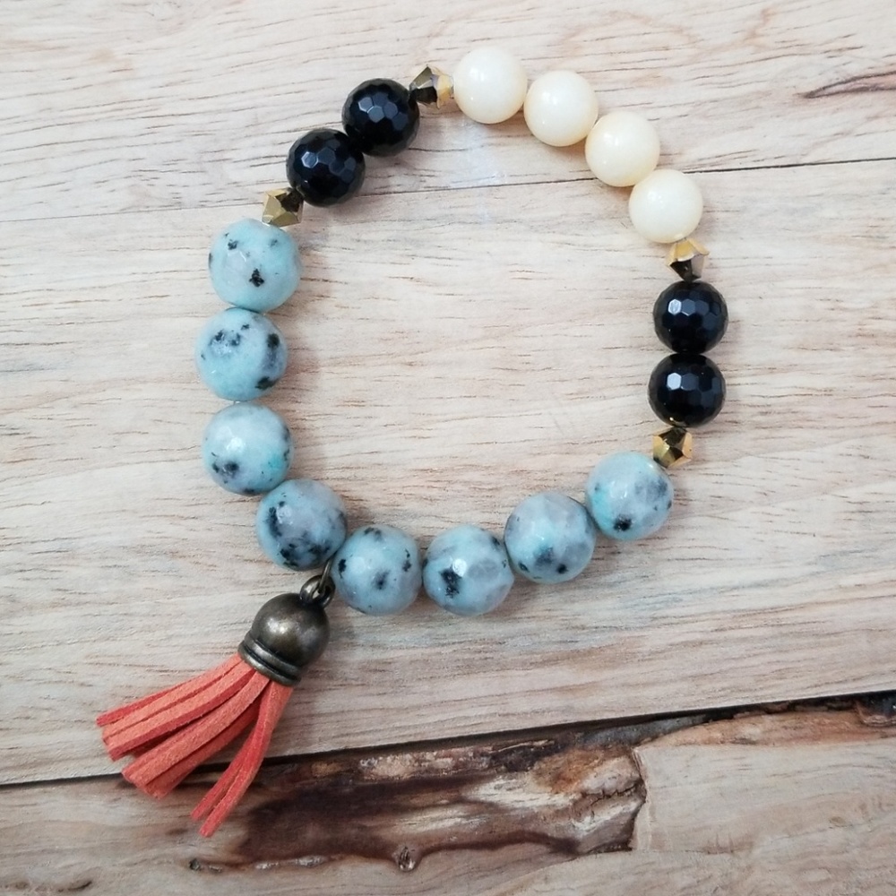 Oil Diffusing Bracelet - image 1